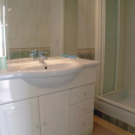 Lovely In Sur Vaux-sur-Mer